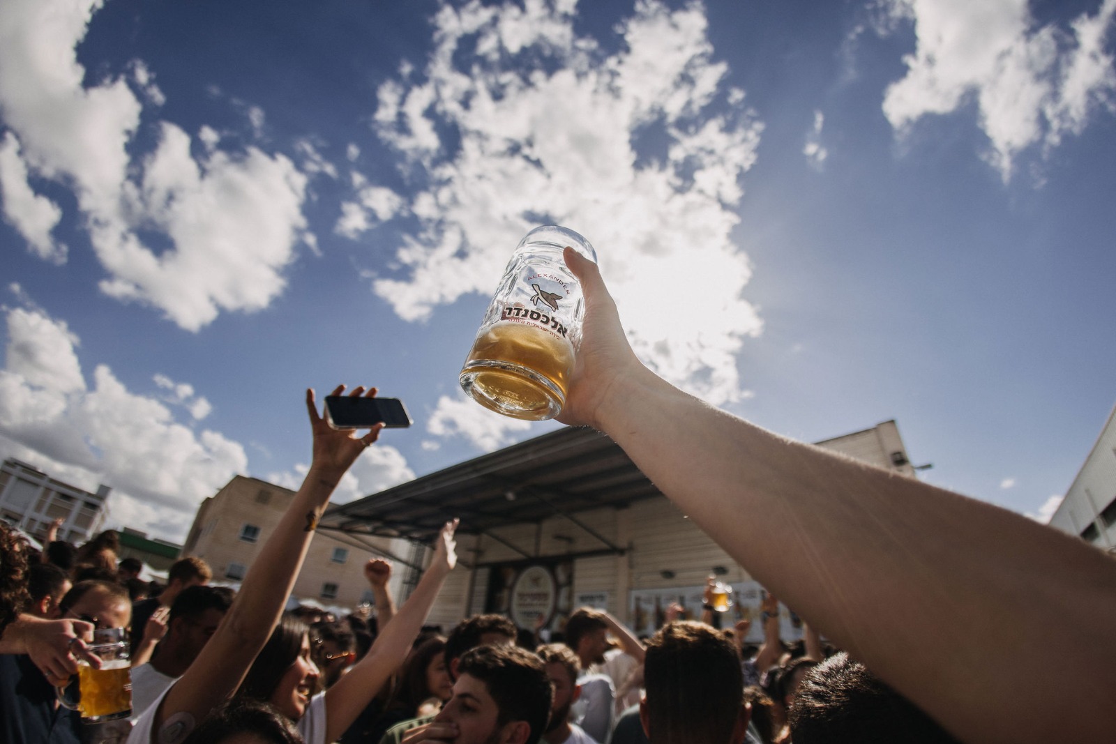 פסטיבל ביעור חמץ של בירה אלכסנדר. צילום: אור שחר