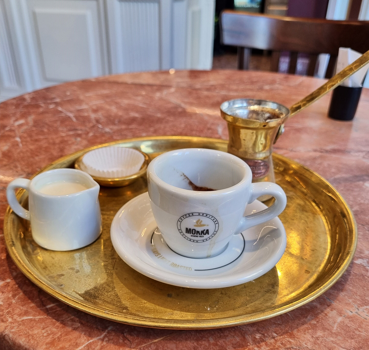 חוויית קפה ספיישלטי יוונית אותנטית ב-MOKKA באתונה. צילום: עיינה ברק