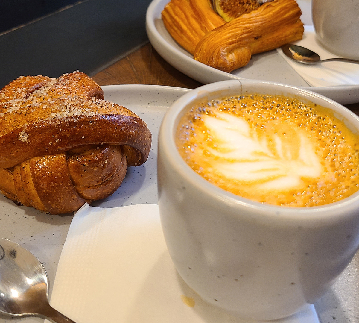 הכי טעים בבודפשט. קפוצ'ינו מקפה אתיופי ב-NOR/MA. צילום: מגזין שותים