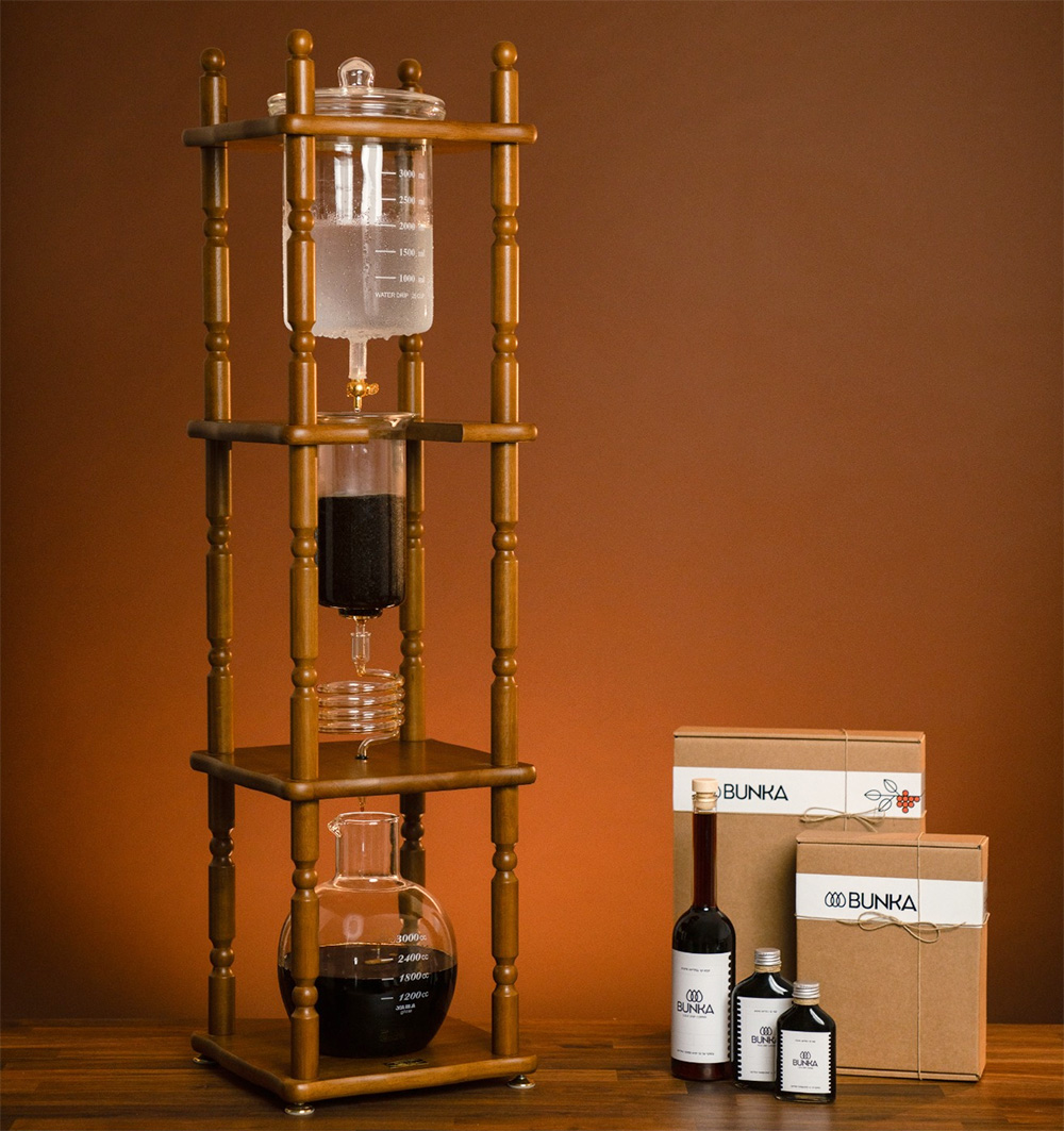 מגדל להכנת קפה קולד ברו בסגנון קיוטו - בונקה. צילום: תמיר חיון