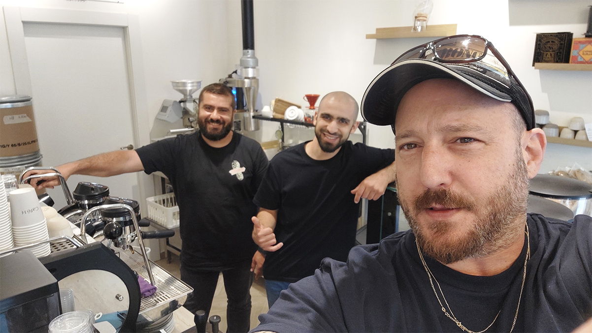 איתי שקד והשותפים של קפה 14 החדש ביפו