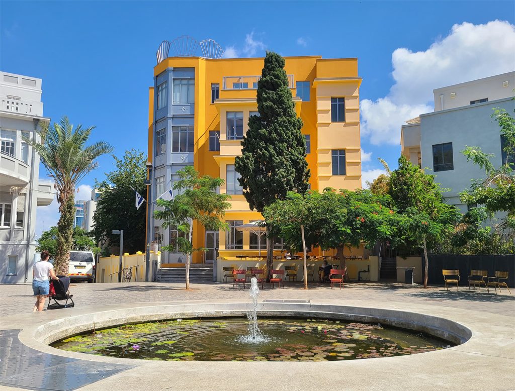 מרכז פניציה בלומנטל בכיכר ביאליק. צילום: הוד אסולין