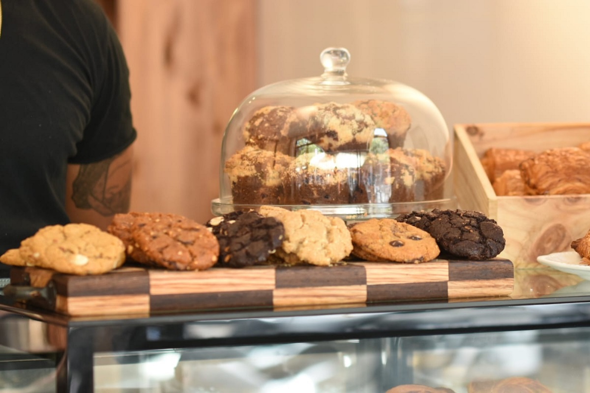 מאפים ועוגיות של איבן מנס ציונה. צילום: יעקב בלומנטל