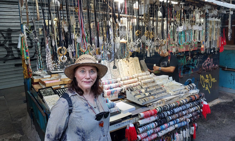 בלוגרית הקולינריה יעל אנקר בשוק הכרמל. צילום: איתי שקד