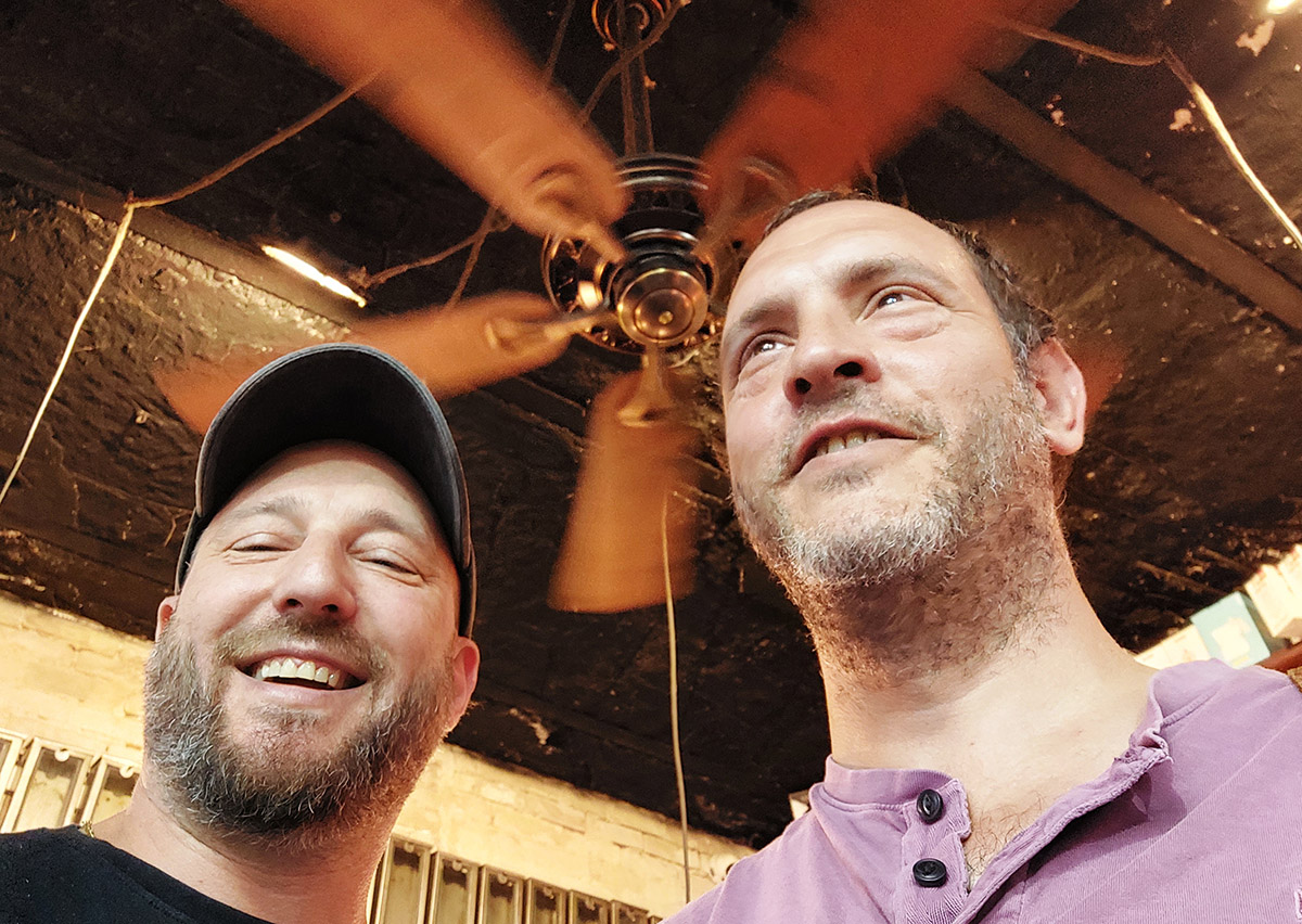 איתי שקד וזאב רובינשטיין מחפשים זווית #1. צילום: איתי שקד