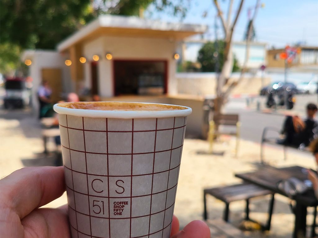 בוטקה הקפה של Coffeeshop 51 בשדרות החי"ל ביד אליהו בתל אביב. צילום: מגזין שותים