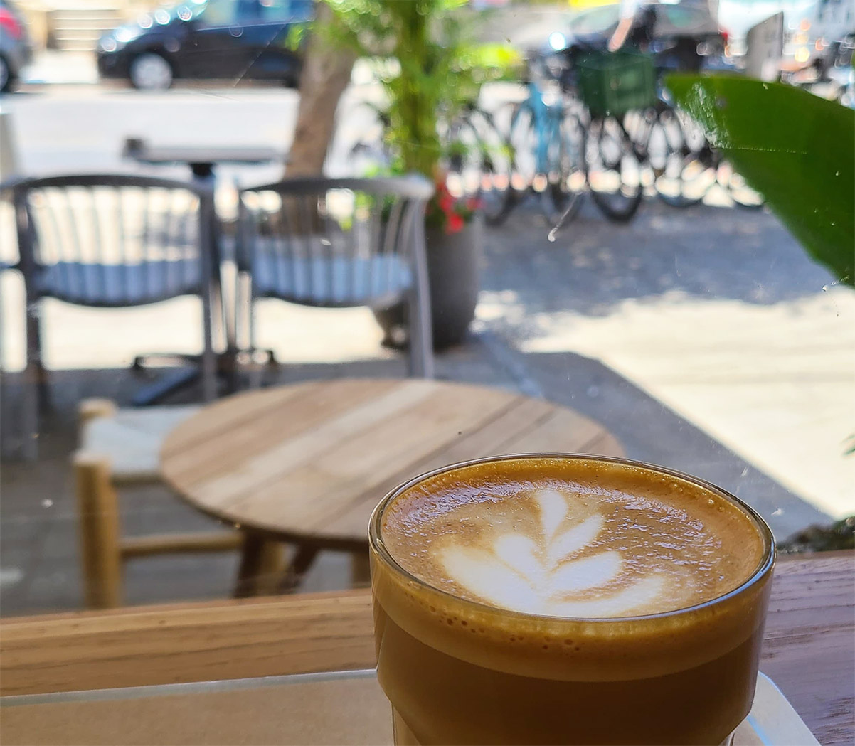 קפוצ'ינו מקפה זוכה פרסים ב-D298 בתל אביב. צילום: מגזין שותים