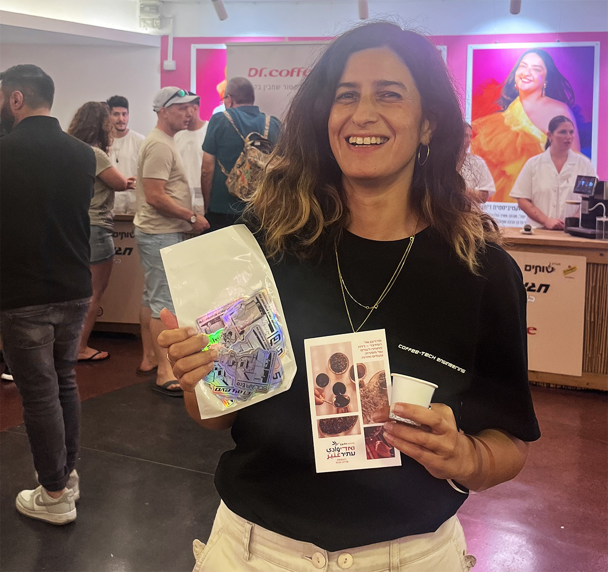 "לאירוע הגעתי עם חולצת הקופי-טק שלי, מצוידת במדבקות ללפטופ שקיבלתי מהם" - דיקלה דנינו