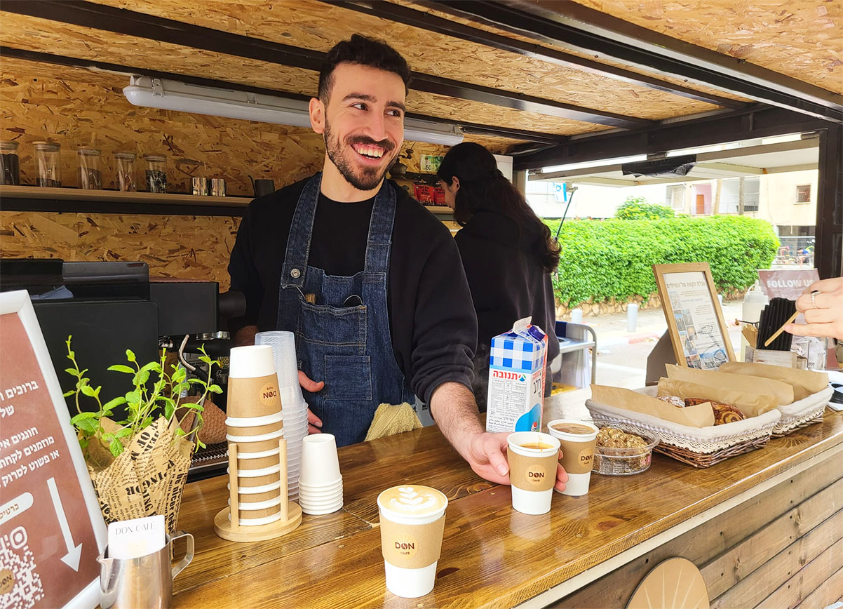 טל סורקיס מעגלת הקפה הניידת דון קפה. צילום: מגזין שותים