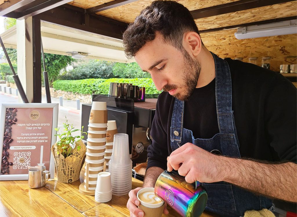 טל סורקיס, עגלת הקפה Don Cafe. צילום: מגזין שותים