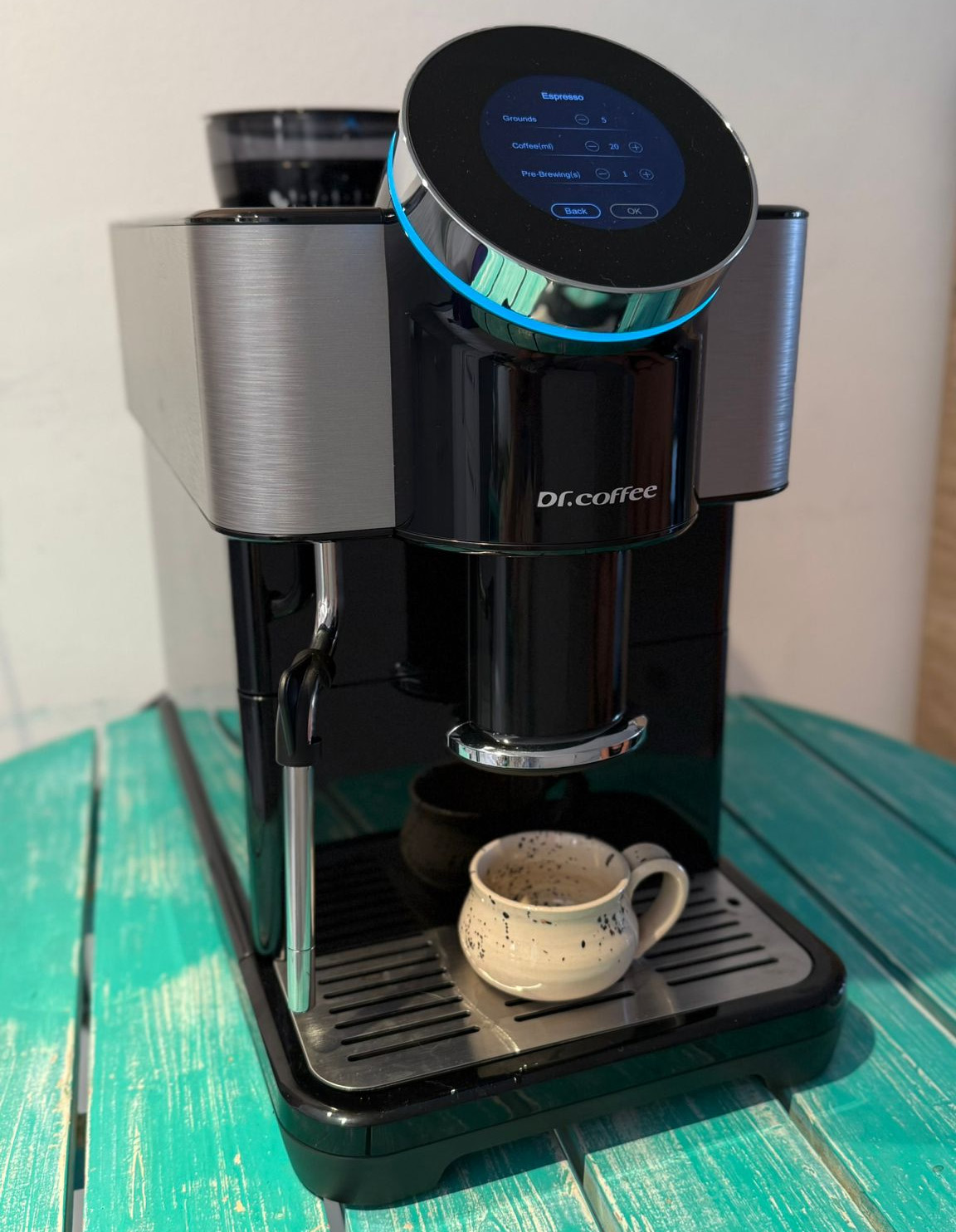 עיצוב מינימליסטי בלי יותר מדי רעש - Dr. Coffee H1. צילום: אנירן ארליך