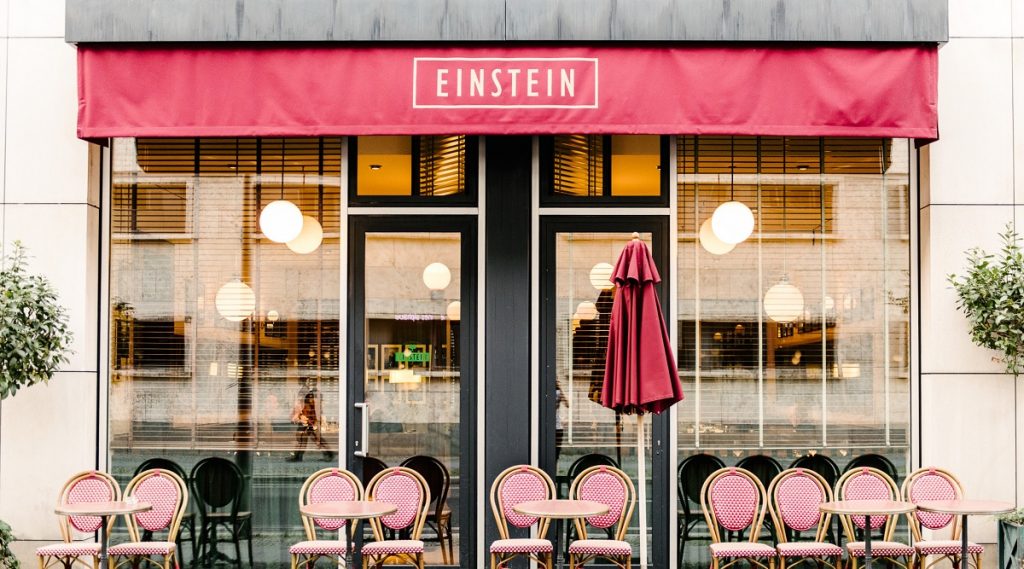 קפה Einstein בברלין. צילום: מתוך einsteinudl.grillroyal.com
