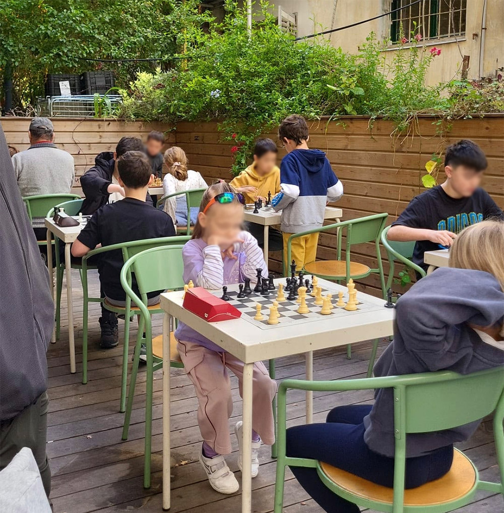 חוג שחמט לילדים בקפה אחד העם (צילום: )