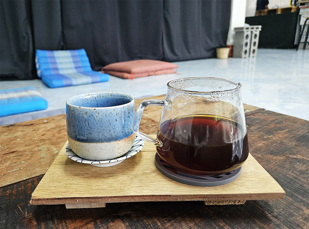 בית הקפה Nuum בקו פנגן בתאילנד. צילום: רנן הדר