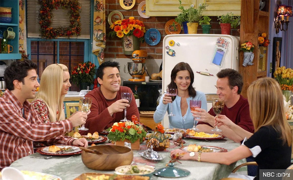 ארוחת חג ההודיה בסדרה Friends. צילום: NBC