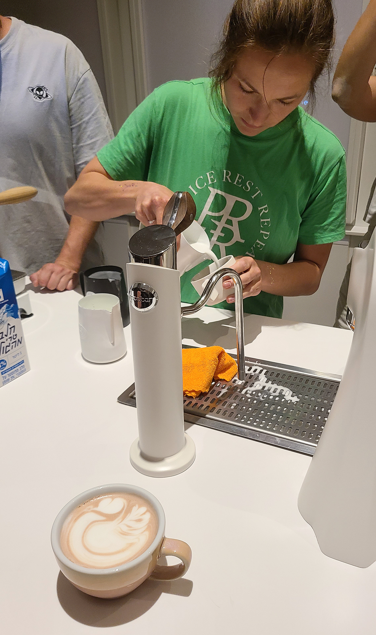 ביצוע של גמר - הבריסטה המנצחת סשה מהוק. צילום: מגזין שותים