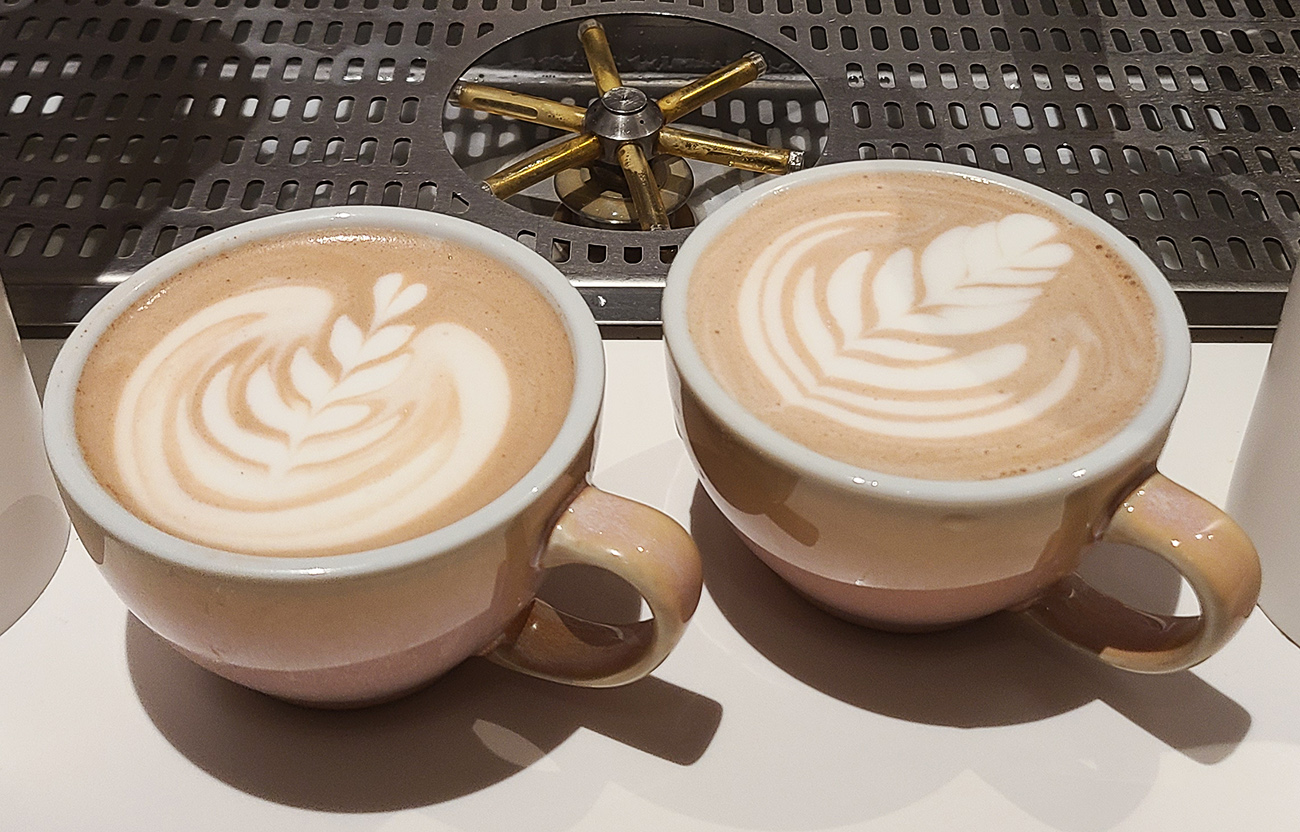 עוד טוליפ 6 שלבים בתחרות הלאטה ארט של הוק בתל אביב. צילום: מגזין שותים