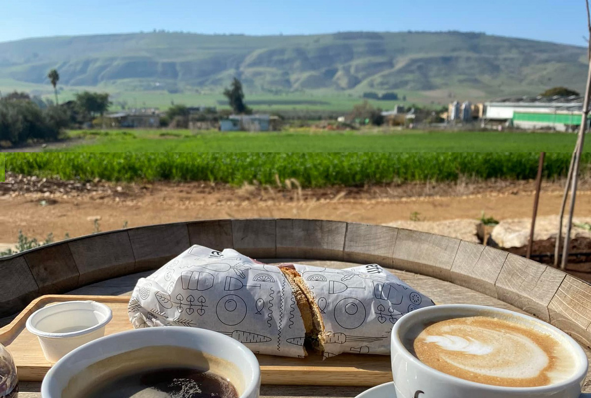 עגלת קפה שישו - נוף מרהיב. צילום: ניצן פלג