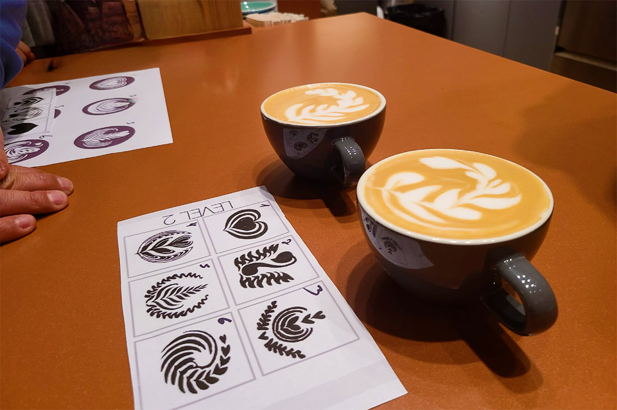 שלב הגמר בתחרות לאטה ארט של קפה נחת. צילום: מגזין שותים