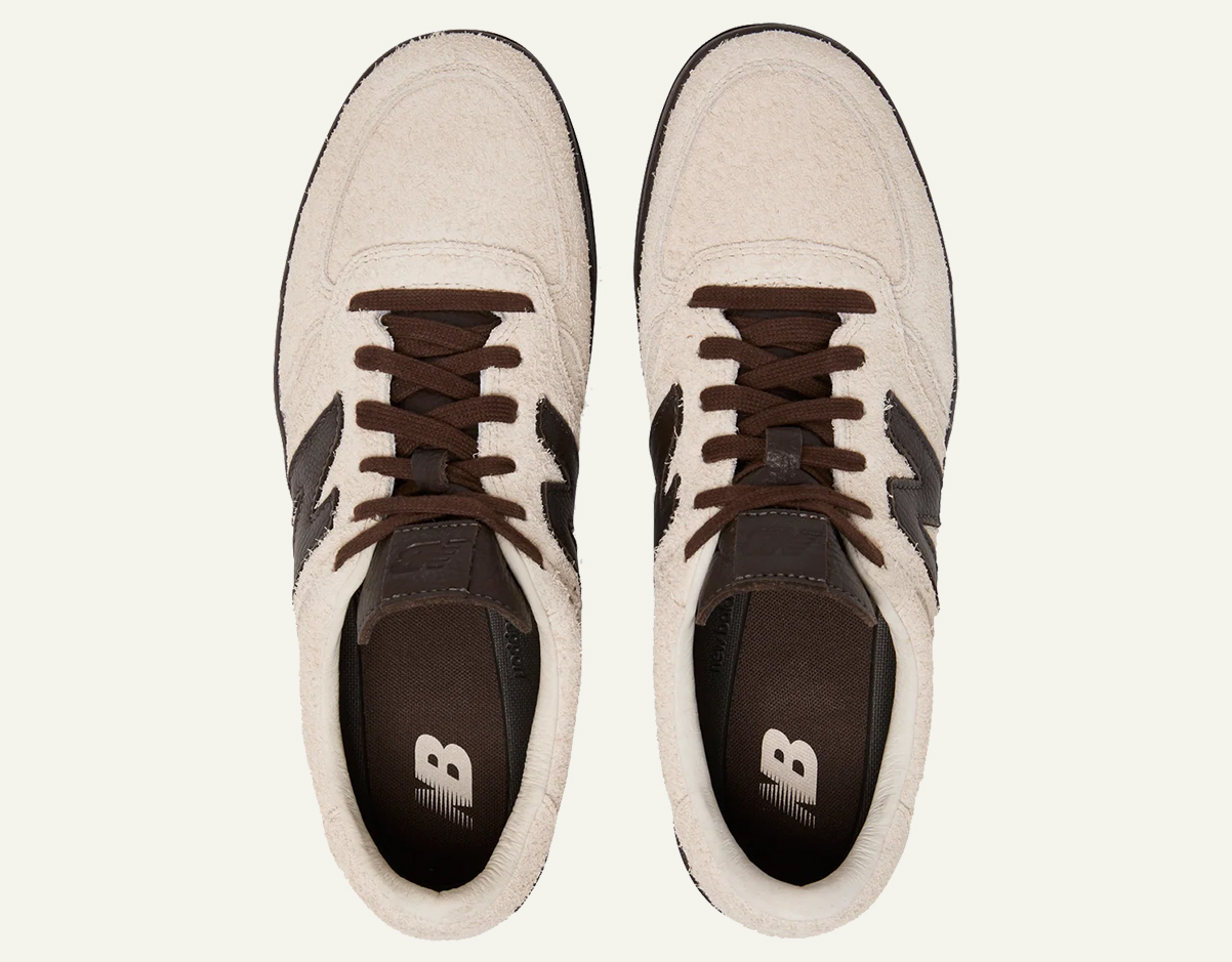נעלי New Balance מקולקציית Cafe Pack בצבעי חלב (צילום: Todd Snyder)