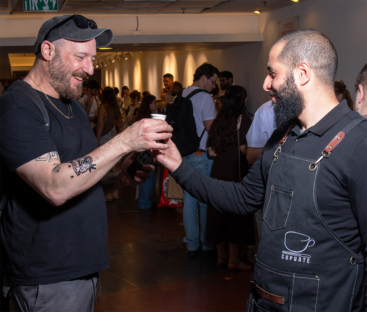 אבראהים מבית הקלייה Cupdate הגיע מאום אל-פחם לפסטיבל "חגיגה של קפה" בדיזנגוף סנטר (צילום: יעקב בלומנטל)