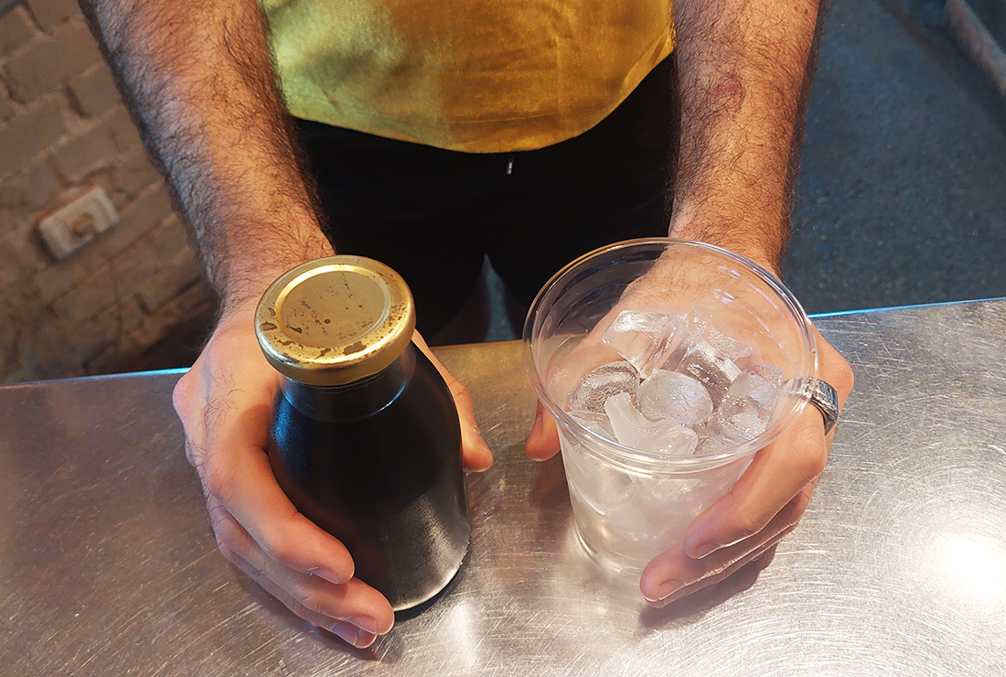 קפה קולד ברו בשוק הכרמל. צילום: איתי שקד