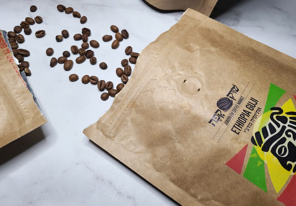 קפה אתיופיה Guji בקלייה בהירה של שוק קפה מירושלים. צילום: מגזין שותים