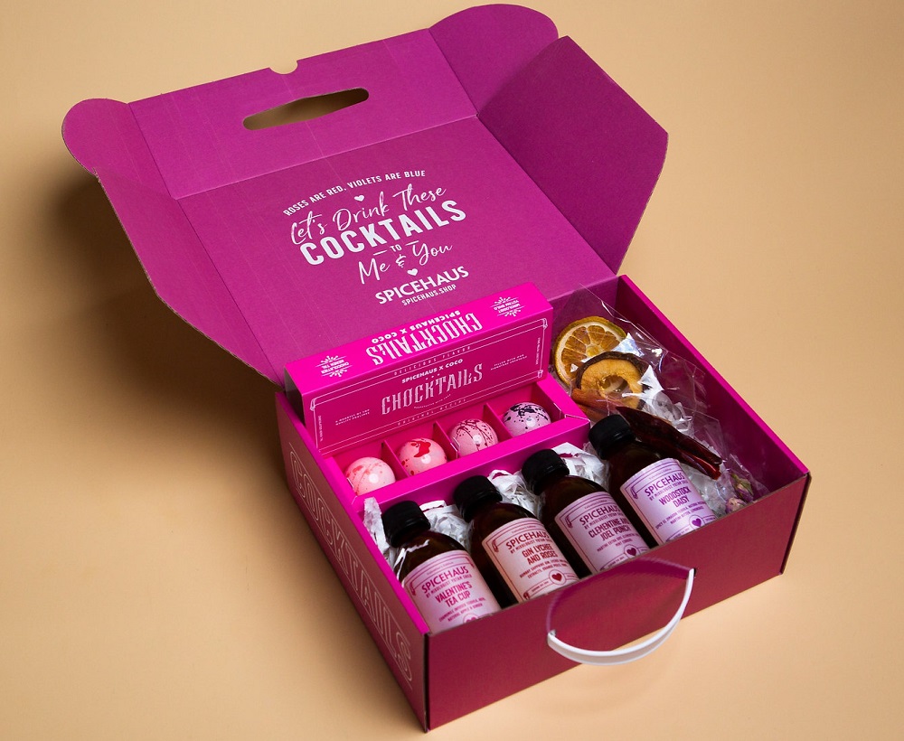 מארז קוקטיילים ופרלינים של ספייסהאוס וקוקו לוולנטיינס דיי 2022. צילום: ספייסהאוס