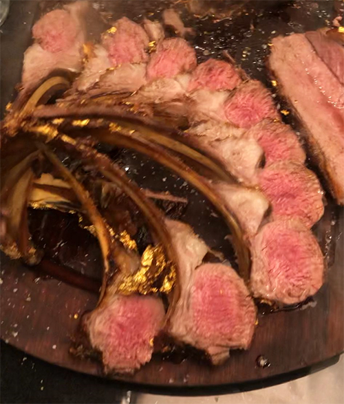 הצלעות של נוסרט באיסטנבול. צילום: מוריס רגימוב