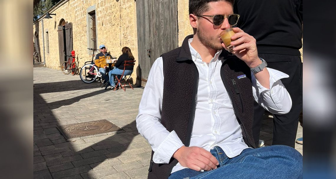 בין מילואים למכונת אספרסו חדשה: השנה שבה הקפה שמר אותי בתנועה