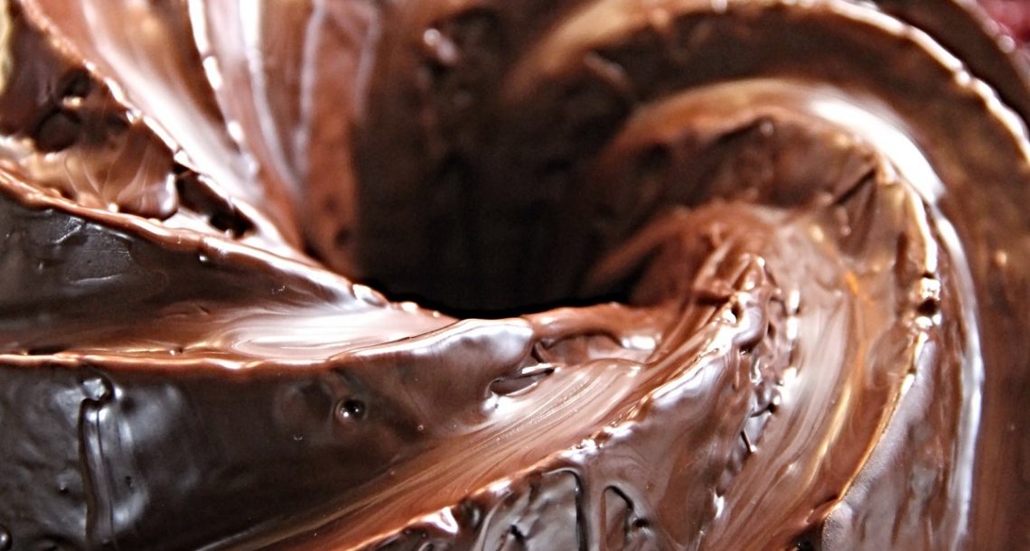 להכין עוגת שוקולד בעשר דקות? אפשר גם אפשר!