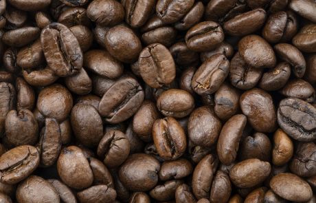 "קפה חד-זני זה משעמם": המומחים מסבירים איך מרכיבים וקולים תערובת קפה מוצלחת