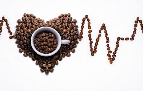 מחקר בריטי חדש: "שתיית קפה לא פוגעת בלב או בעורקים"