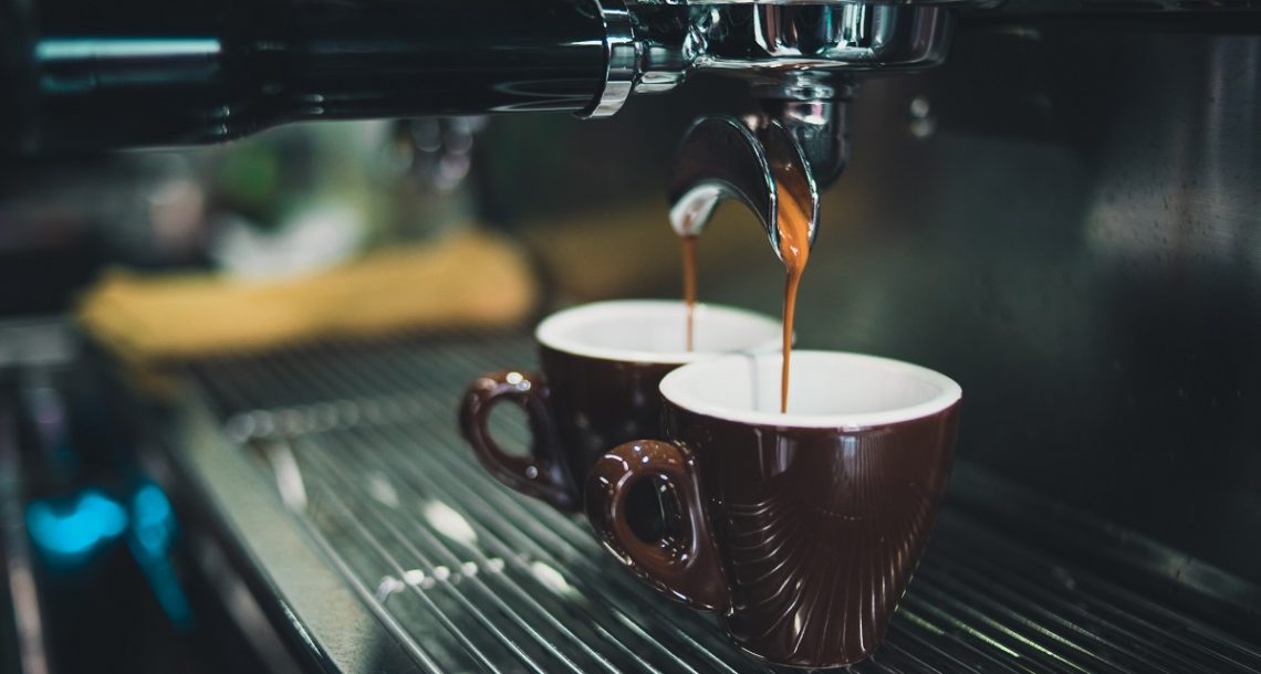 מחקר חדש: איך קפה משפיע על רמות הכולסטרול בדם, וההבדל בין אספרסו לקפה פילטר