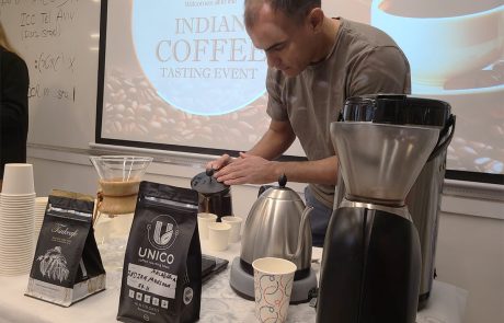 ערביקה מהודו, ועידת הקפה הראשונה ובית קפה שנסגר: חדשות הקפה