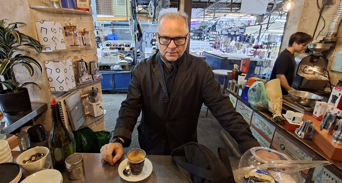 שני אמריקנו בבוקר, לפעמים אפוגטו: קצר על הבר עם מאסטרו ניר ברנד