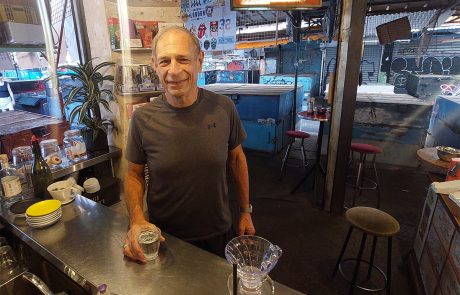 קפה, מלחמה: הסיפור של ד"ר גולדשטיין, הרופא הבכיר שהחליף את ניו יורק בתל אביב